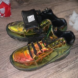 Women’s SZ 8 light up ski shoes metallic